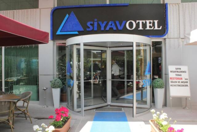 Siyav Otel