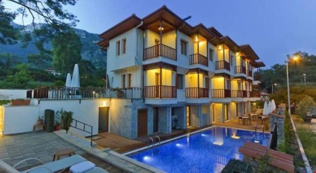Summer Otel