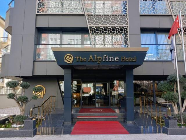 The Alp İnn Suit