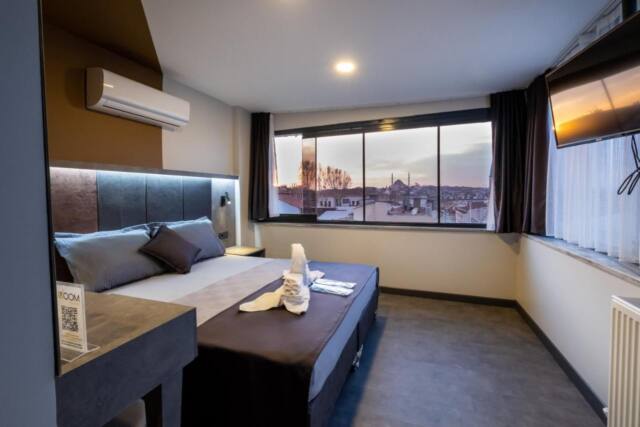 The Queen Hotel