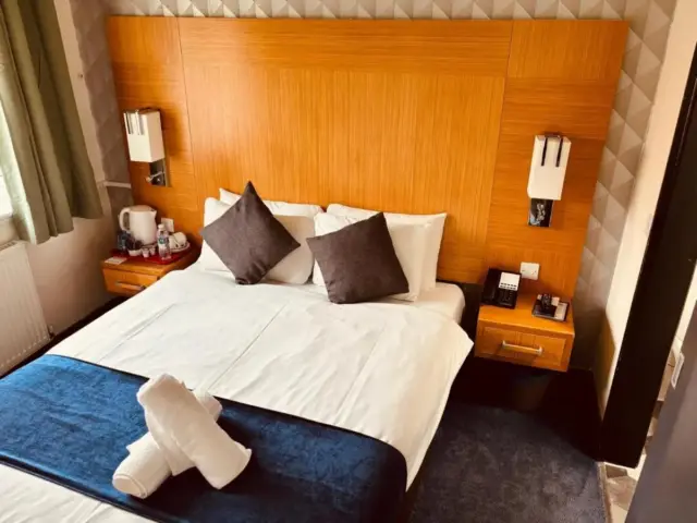Çift Kişilik Oda - En-Suite Banyolu