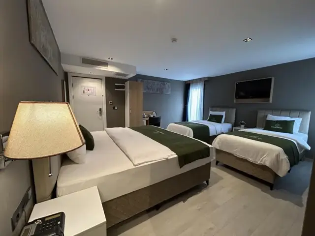 Deluxe Family Room
