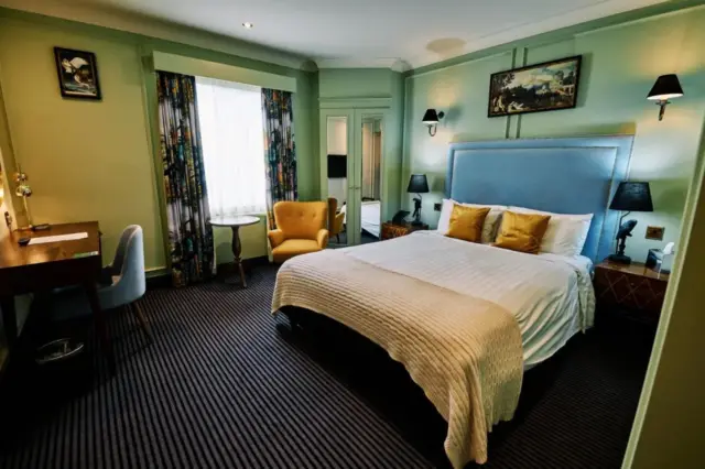 Standard King Room