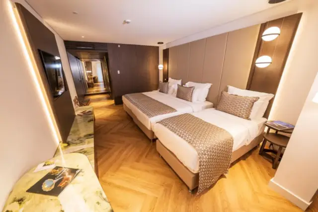 Deluxe Üç Kişilik Oda