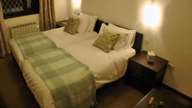 Deluxe Twin Room - The Turner