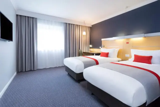 Standard Twin Room with Free Hot Breakfast - Accessible