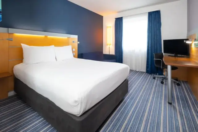 Standard Double Room with Free Hot Breakfast