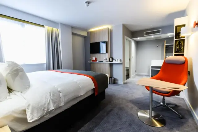 Double Room with Free Hot Breakfast - Accessible