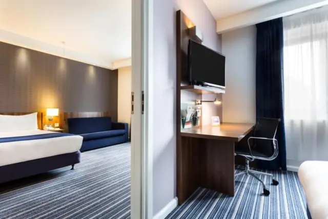 Double Room with Free Hot Breakfast - Accessible