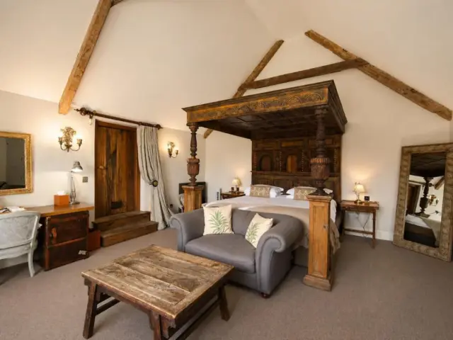 Somerset Suite