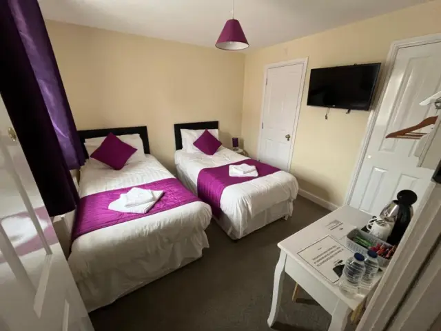 Standard Twin Room