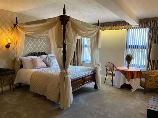 Superior King Room