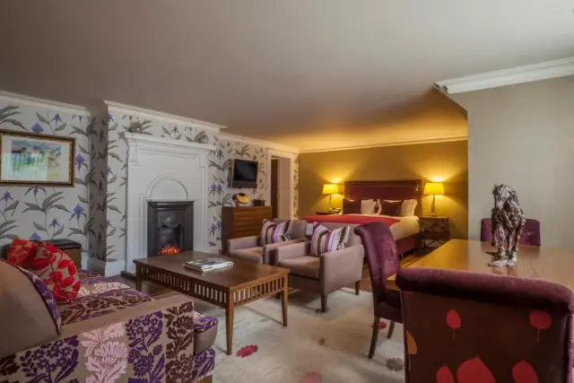 Roseate Executive Suite