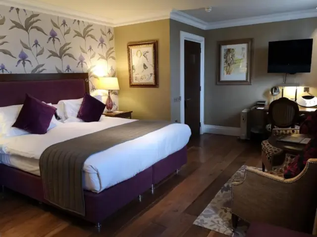 Roseate Prime Suite