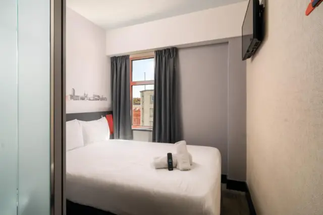 Çift Kişilik Oda - Pencereli