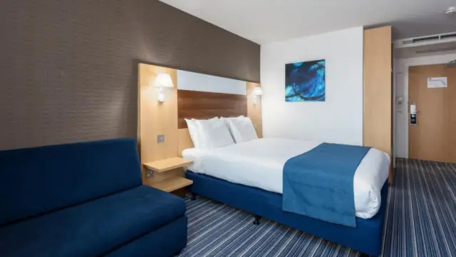 Standard Double Room with Sofa Bed and Free Hot Breakfast