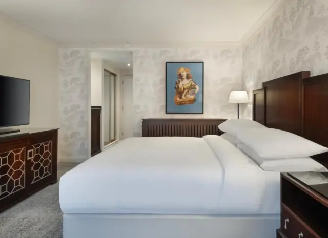 Deluxe King Room