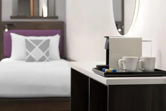Windowless Twin, Guest room, 2 Twin