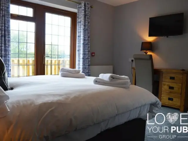Deluxe Double Room with Shower