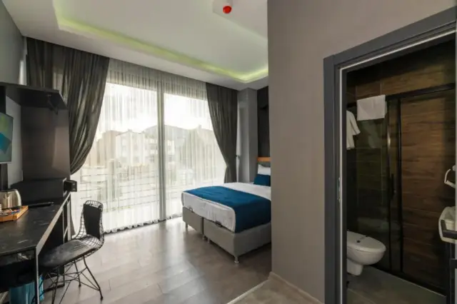 Deluxe Single Room