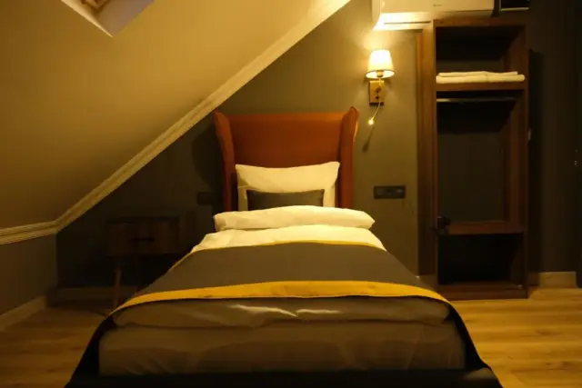 Small Single Room