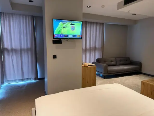 Şehir Manzaralı Süit