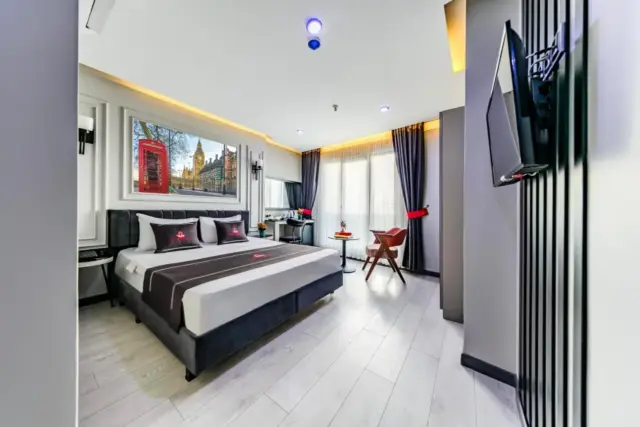 Deluxe Double or Twin Room