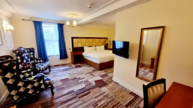 Superior King Room