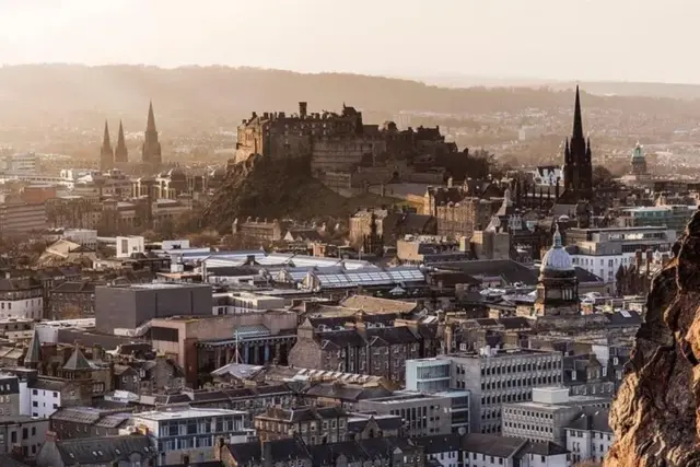 Edinburgh Kalesi ve Royal Mile Yürüyüş Turu – Bilet Dahil