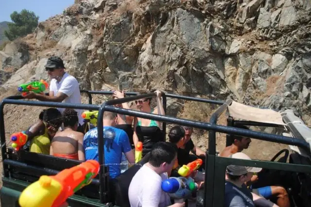 Marmaris & İçmeler Jeep Safari Su Savaşı, Renk ve Köpük Partisi