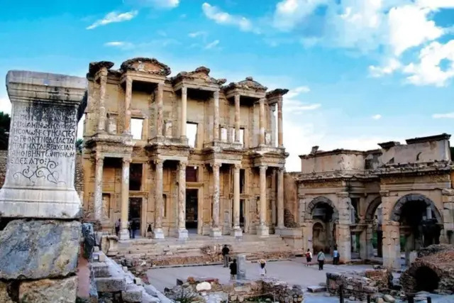 HER ŞEY DAHİL: Gemi yolcuları için Efes Turu (Giriş Biletleri dahil)