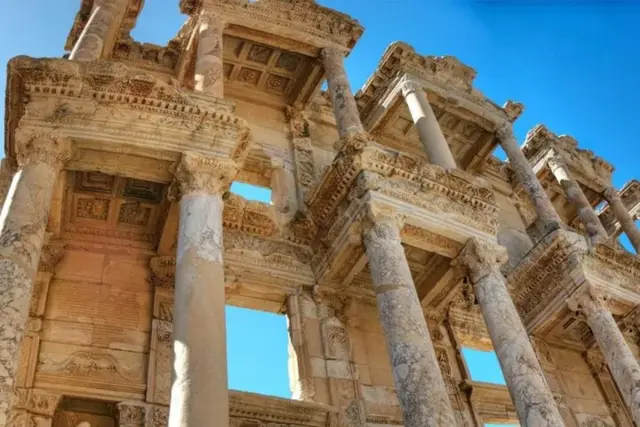 GEZİ GEMİLERİ İÇİN ÖZEL EFES TURU : EFES bileti dahildir