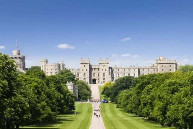 Windsor Kalesi Bileti: Kraliyet Konutu, Devlet Daireleri ve Bebek Evi