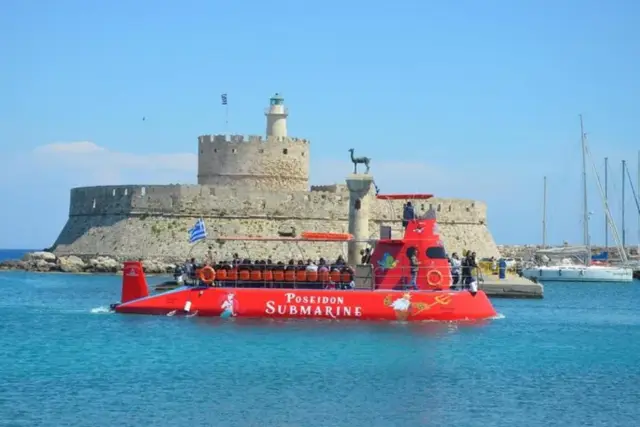 Poseidon Denizaltısı Mandraki Limanı’nda