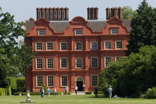 Kew Gardens Entrance Ticket: The UNESCO-Listed Royal Botanic Gardens