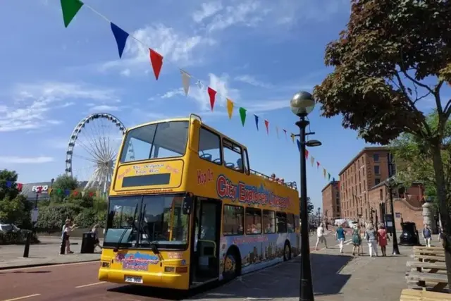 River Cruise and Sightseeing Bus Tour in Liverpool