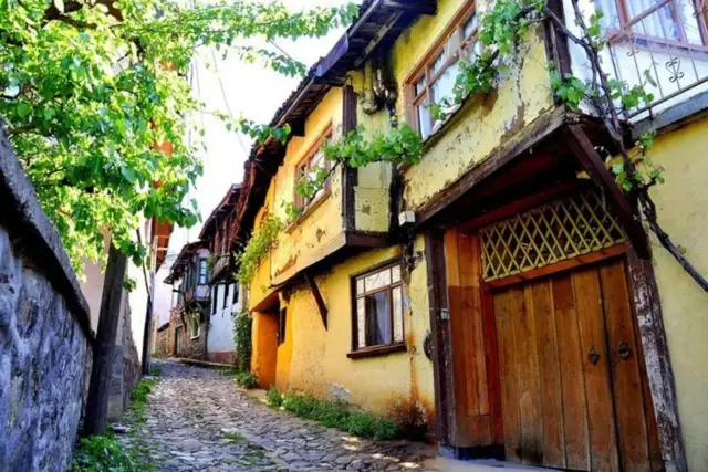 Othoman village & Saitabat – private guided tour – Solo/Group