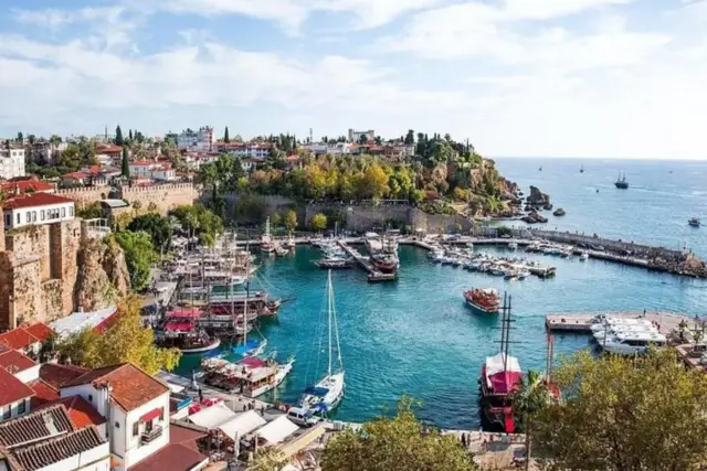 Kemer’den Antalya Şehir Turu: Kaleiçi, Düden Şelalesi ve 1 Saatlik Tekne Gezisi