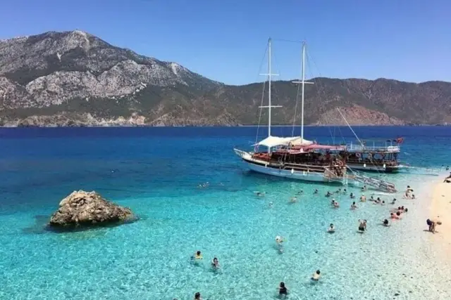 Kemer Suluada Tekne Turu: Barbekü Öğle Yemeği ve Çift Yön Transfer