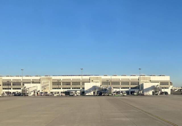 Londra’dan Antalya’ya Tatil Rehberi: Uçuş, Havalimanı ve Transfer