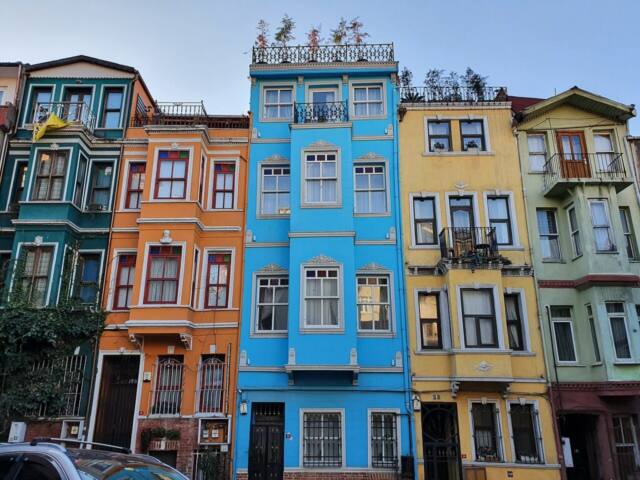 Travel Like a Local: How to Find Authentic Stays