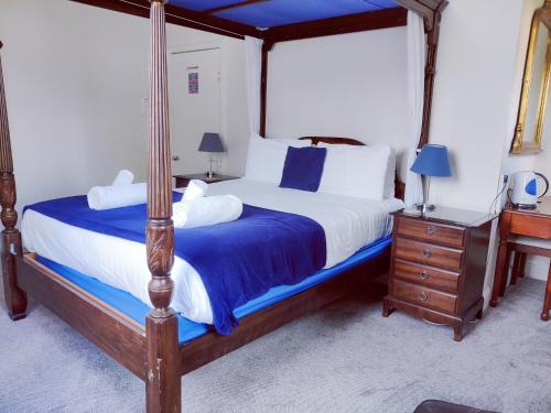 Superior Double Room - Canopy Bed