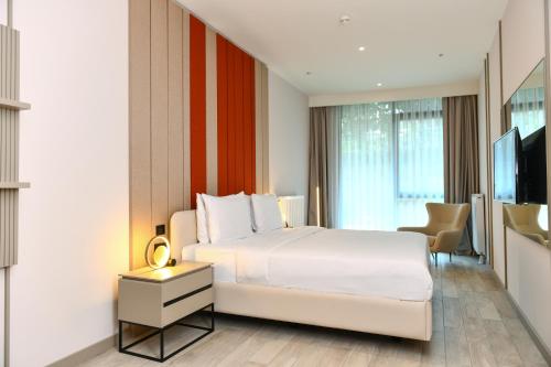 Spacious Two Bedroom Apartment