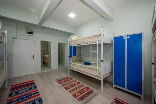 Sekiz Yataklı Kadın Yurdu