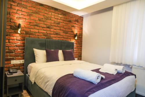 Budget Double Room - Basement Floor