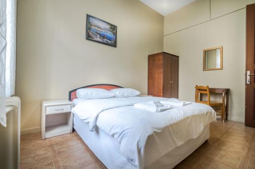 Double Room or Twin Room - Shared Bathroom