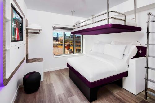 Triple Cabin