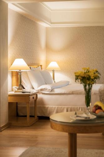 Junior Suite with 1 Queen-Size Bed and Sofa Bed